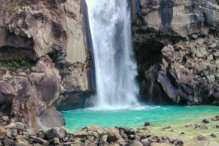 air terjun mangku sakti kalsium