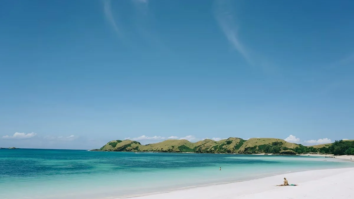 Pantai Tanjung Aan Pasir Putih
