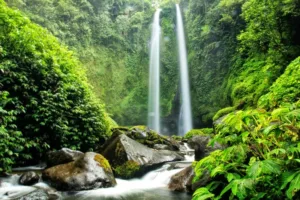 air terjun tiu teja pelangi