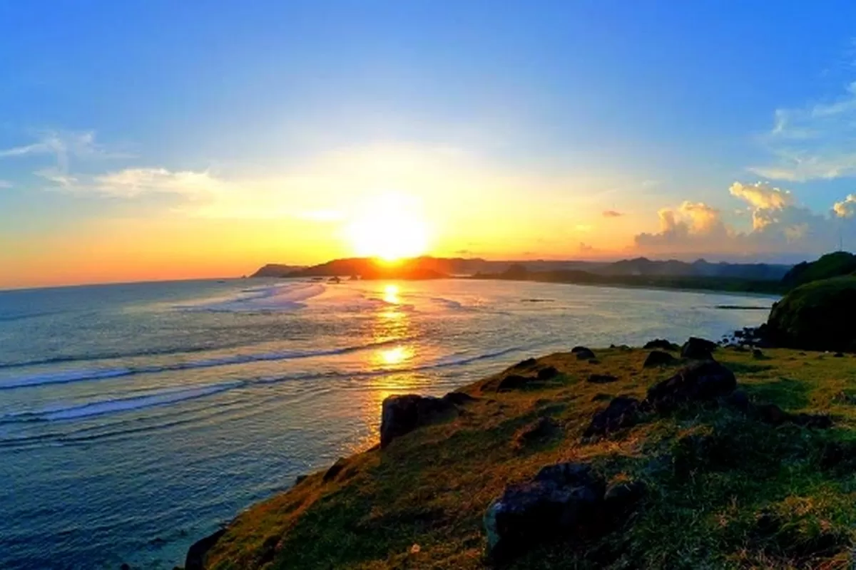 Bukit Merese spot sunset terbaik