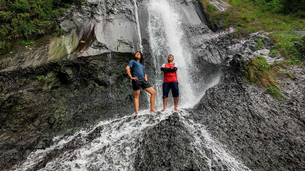 air terjun tiu pupus unik