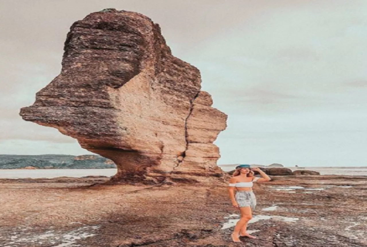 batu payung lombok yang runtuh